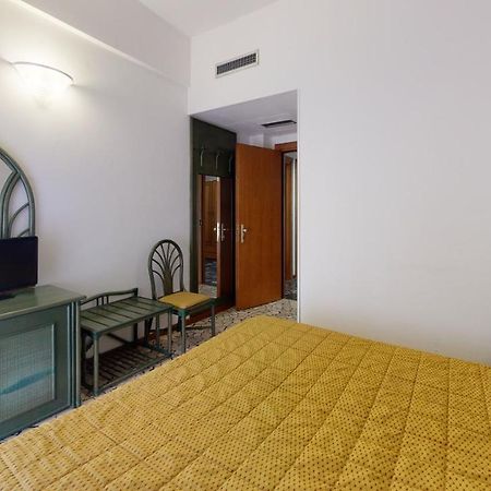 Hotel Zunino スポトルノ エクステリア 写真