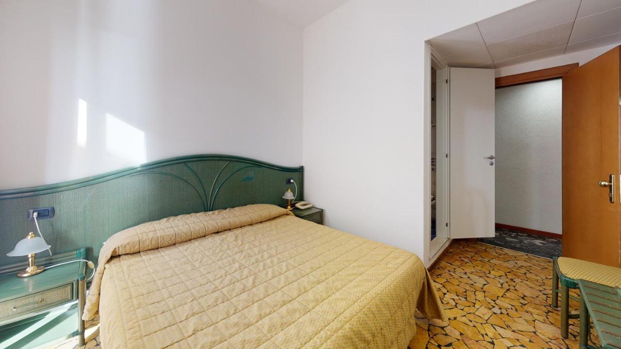 Hotel Zunino スポトルノ エクステリア 写真