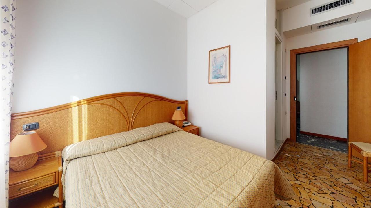 Hotel Zunino スポトルノ エクステリア 写真