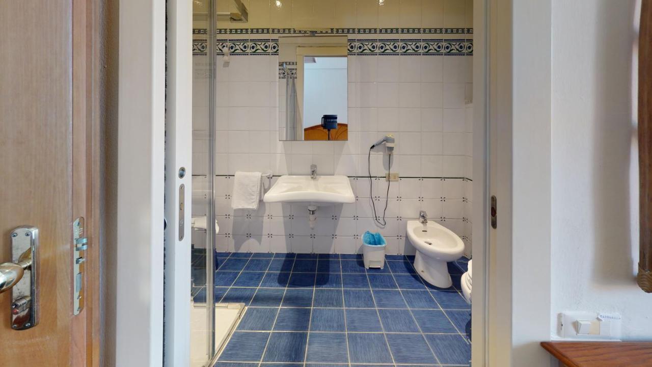 Hotel Zunino スポトルノ エクステリア 写真