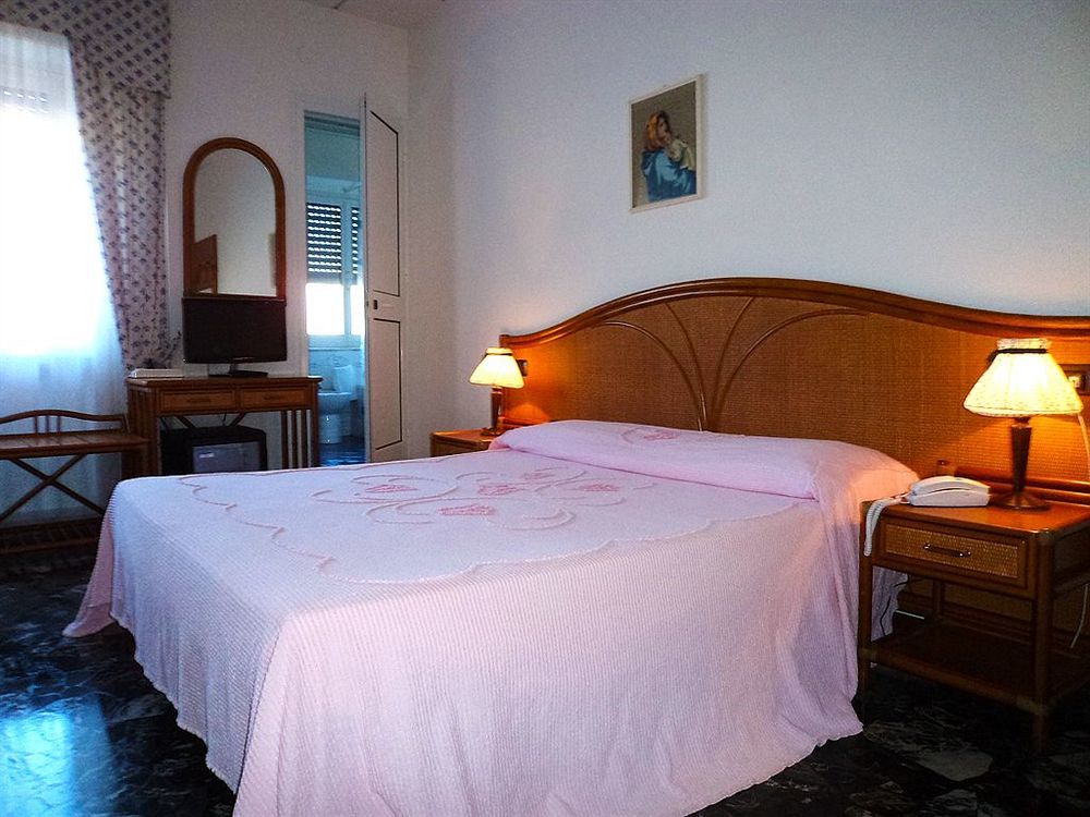 Hotel Zunino スポトルノ エクステリア 写真